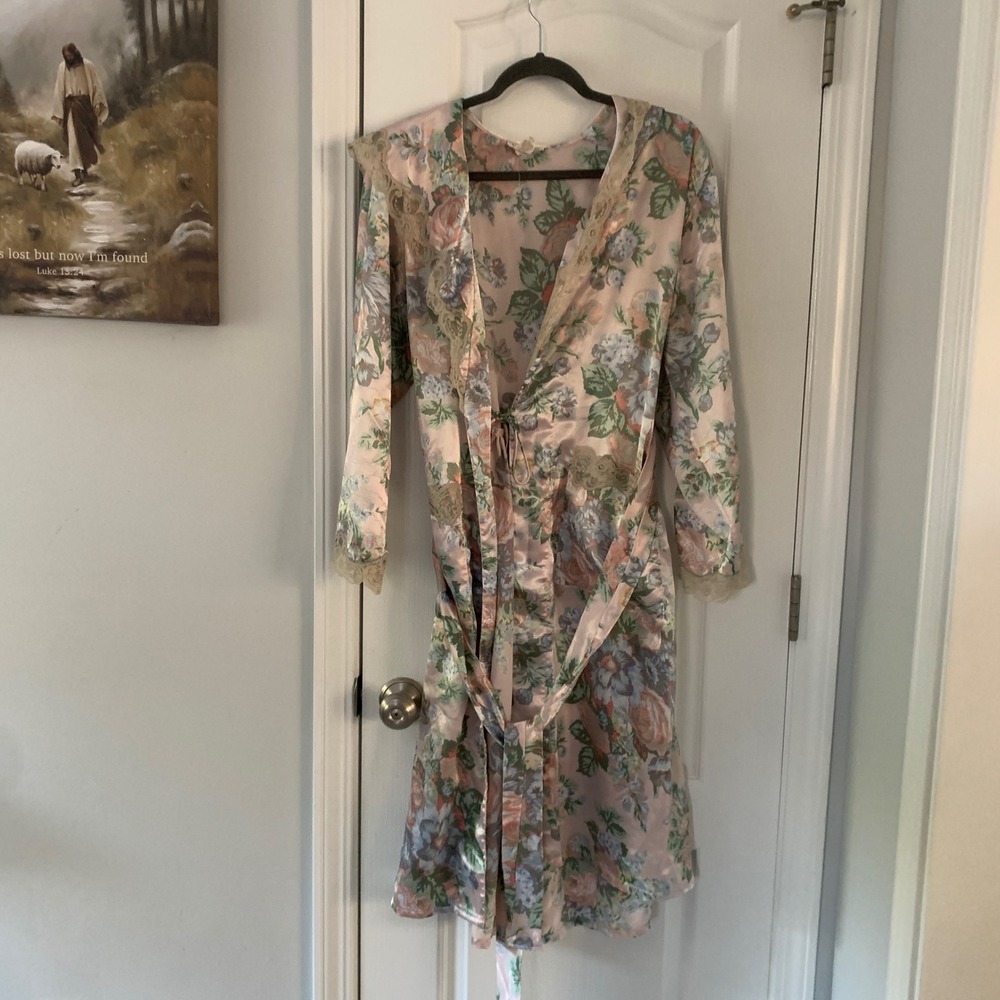 Vintage Victorias Secret Gold Label Pink Floral Satin Lace Trim Robe S RN‎ 70091